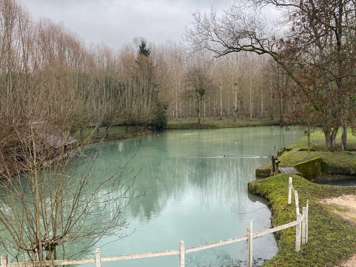 Le Moulin De Pasnel Monteaux Exterior foto